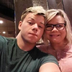 Meet your Posher, Crystal